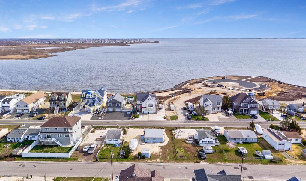 Forked River, NJ Airport Car Services, Stretch Limousines, and Party